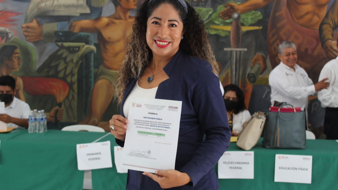 Entrega SEG constancias de Promoción Horizontal a docentes de Educación Básica