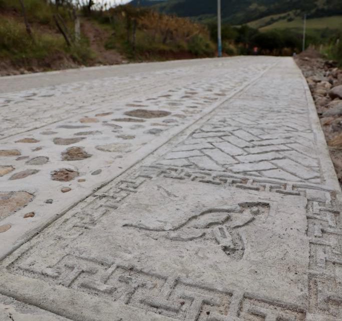 Supervisa gobernadora Evelyn Salgado y presidente AMLO avances de la construcción de caminos rurales en Tlapa Supervisa gobernadora Evelyn Salgado y presidente AMLO avances de la construcción de caminos rurales en Tlapa