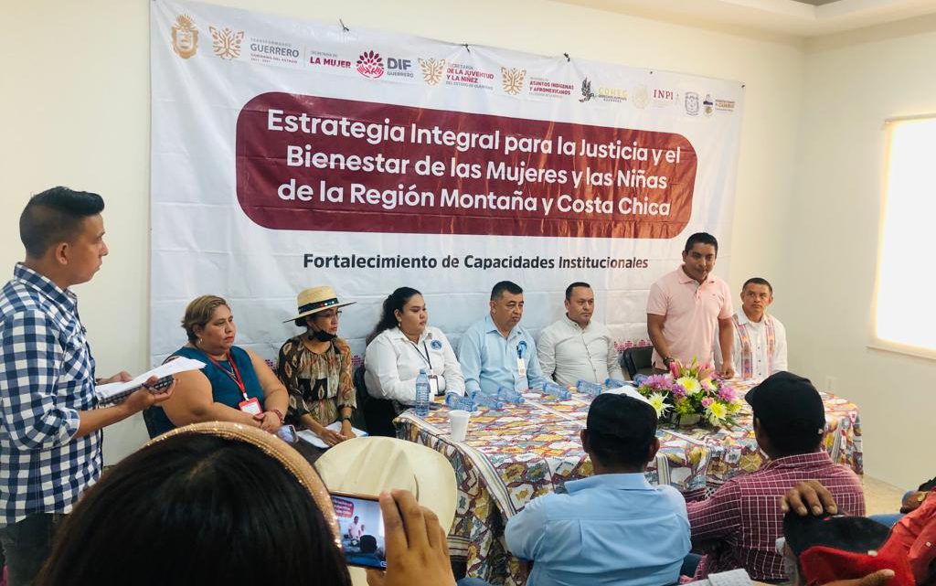 Firman decálogo por derechos de las mujeres y niñas, comisarios y delegados de localidades de Tlacoachistlahuaca con Semujer