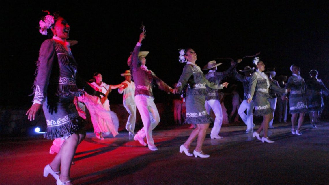 Se presenta en Acapulco la “Compañía Nacional de Danza Folklórica”
