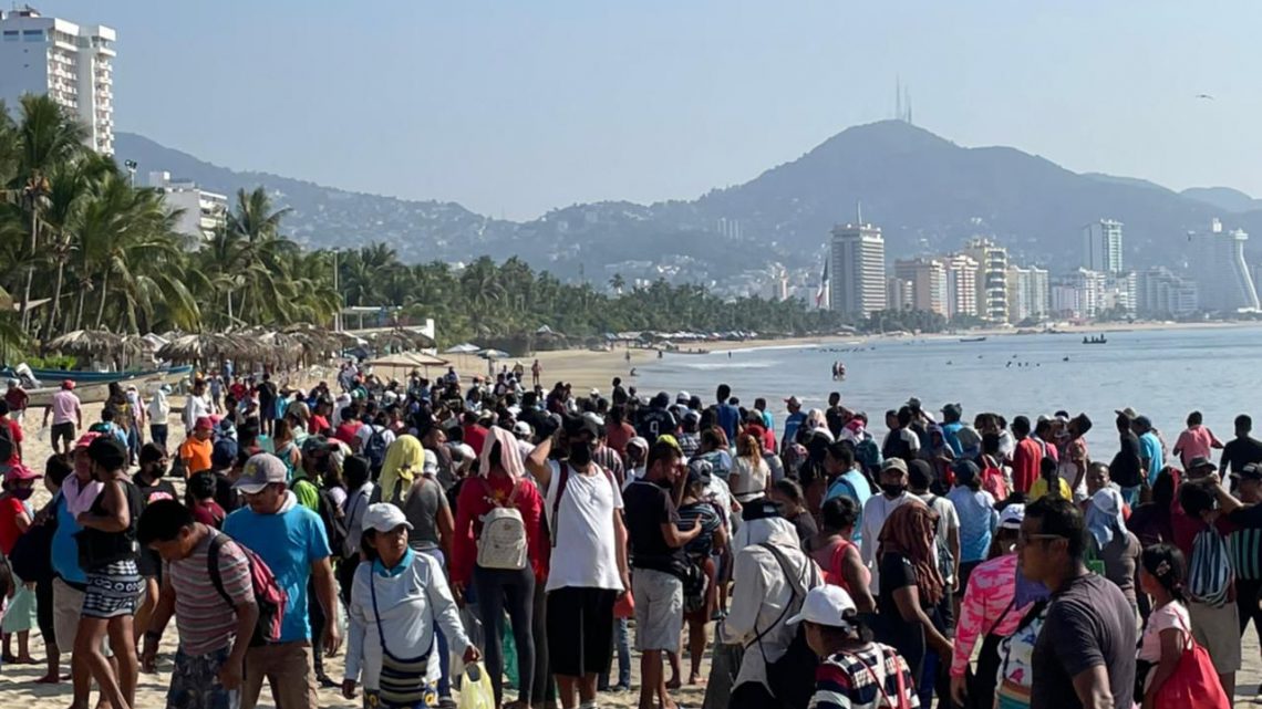 Concesionarios llaman a visitantes a no ensuciar playas de Acapulco