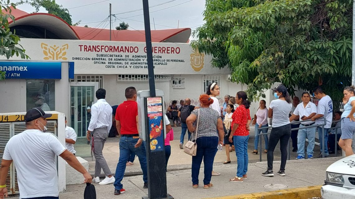 Maestros exigen solución al estado y amagan con manifestarse en acto de AMLO Maestros exigen solución al estado y amagan con manifestarse en acto de AMLO