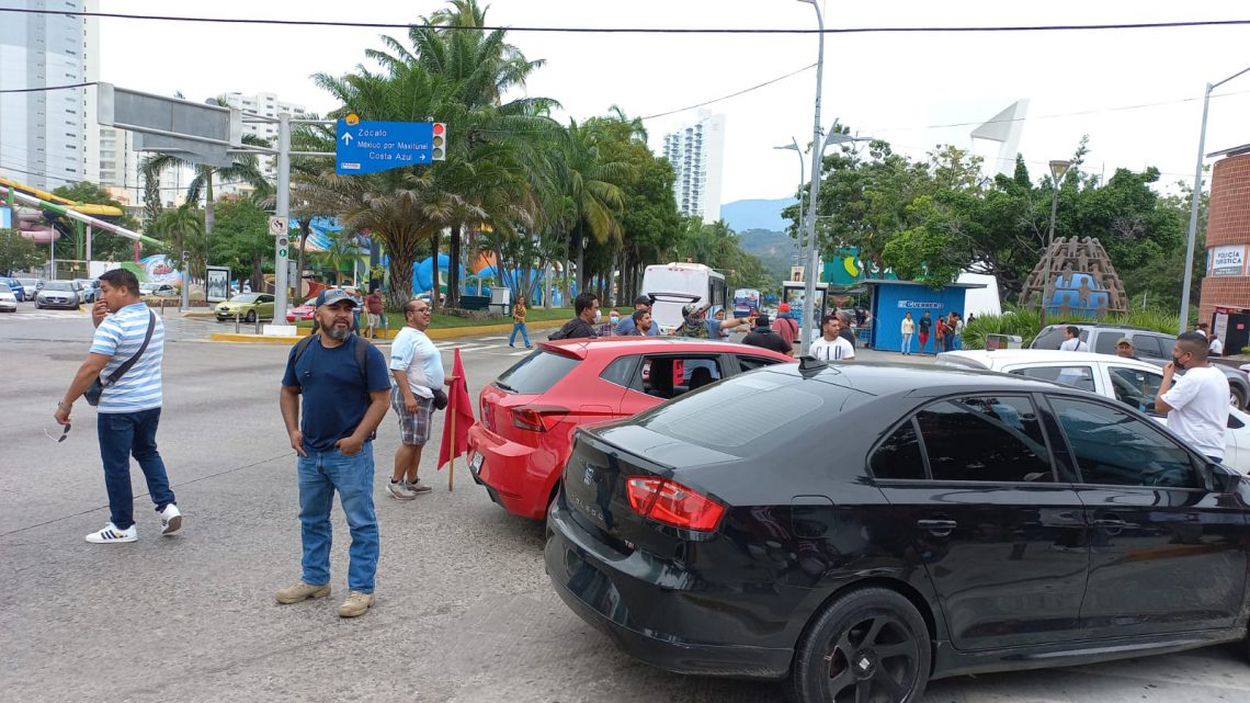 Protestas en educación durante gira de Amlo a Acapulco Protestas en educación durante gira de Amlo a Acapulco