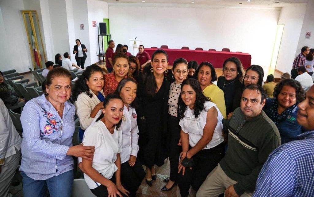 Presenta el DIF Guerrero programa estatal de “Familias de acogida” Presenta el DIF Guerrero programa estatal de “Familias de acogida”