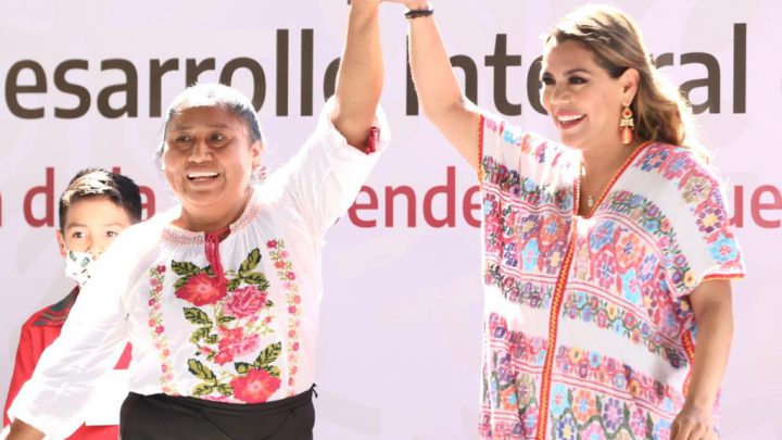 Entrega Evelyn Salgado más de 3 MDP a mujeres de la zona Norte