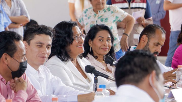 Encabeza Abelina López sesión abierta de Cabildo en la colonia Emiliano Zapata