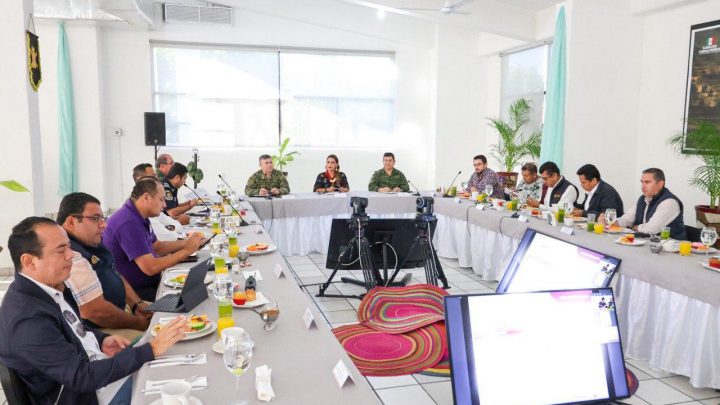 Encabeza Evelyn Salgado sesión de la Mesa de Coordinación en Iguala con ediles de la región Norte de Guerrero