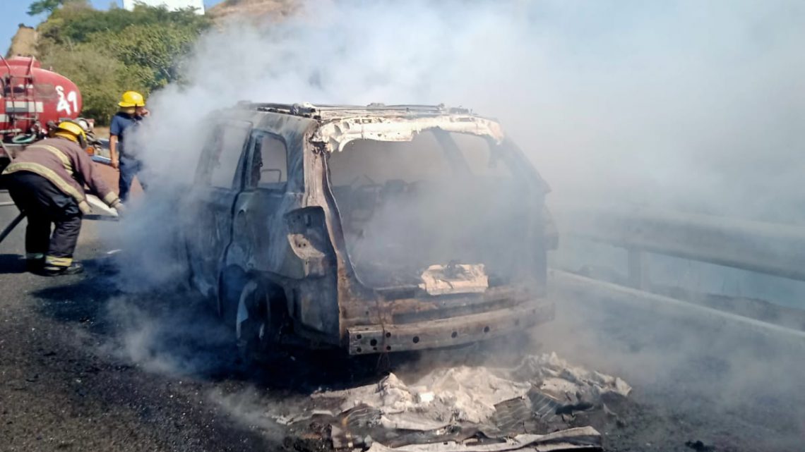 Brinda Bomberos diversos servicios en las últimas horas