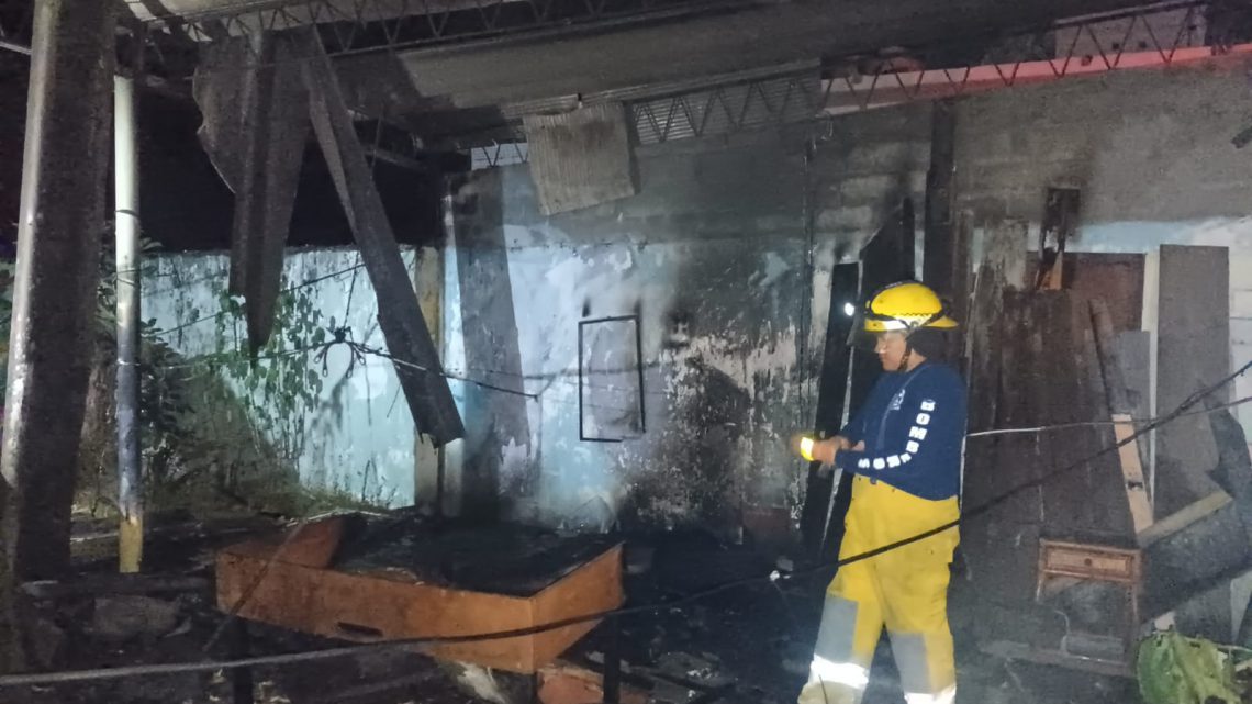 Brindan Bomberos cerca de 20 servicios durante Año Nuevo Brindan Bomberos cerca de 20 servicios durante Año Nuevo