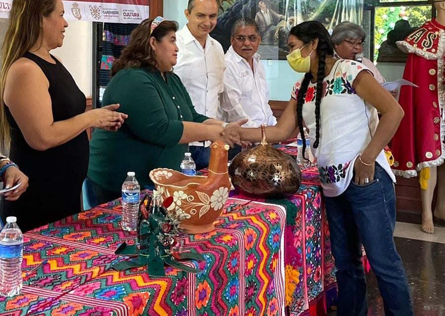 El Gobierno de Guerrero entregó 49 Proyectos culturales, del PACMyC