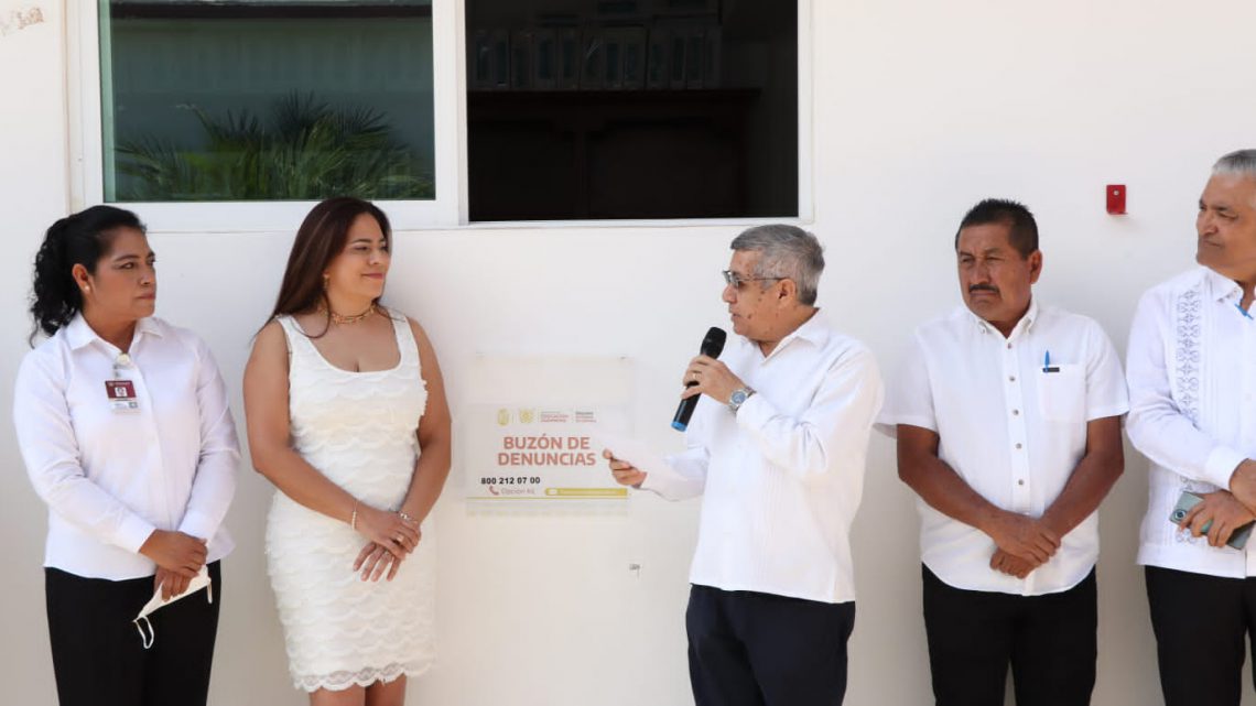 Instalan buzón transparente para quejas y sugerencias sobre servicios y programas de la SEG Instalan buzón transparente para quejas y sugerencias sobre servicios y programas de la SEG