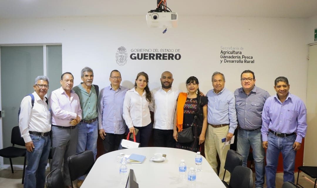 Titular de Sagadegro se reúne con integrantes de la Fundación Produce Guerrero