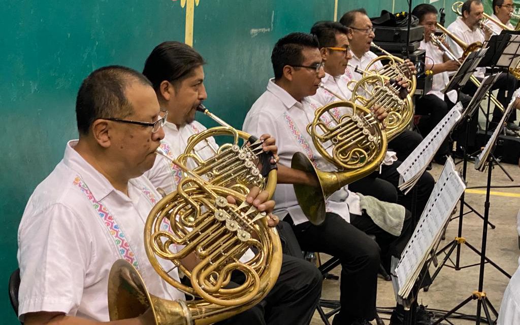 Más de 800 personas acompañan a la Filarmónica de Acapulco en su inicio de Temporada Más de 800 personas acompañan a la Filarmónica de Acapulco en su inicio de Temporada