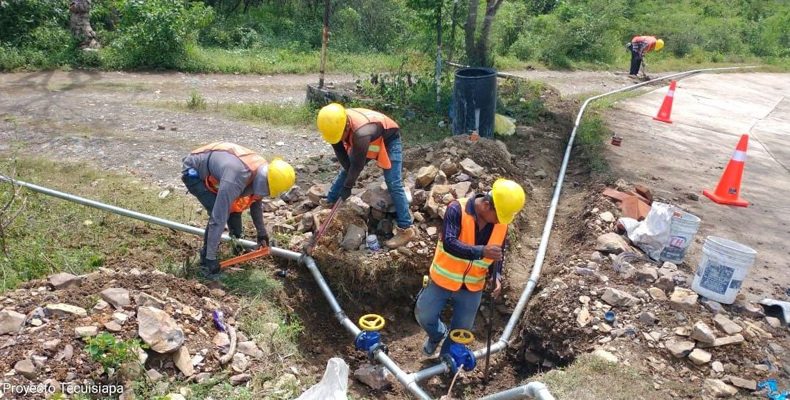 Construye CAPASEG sistema de agua de Tecuiciapa, del municipio de Taxco