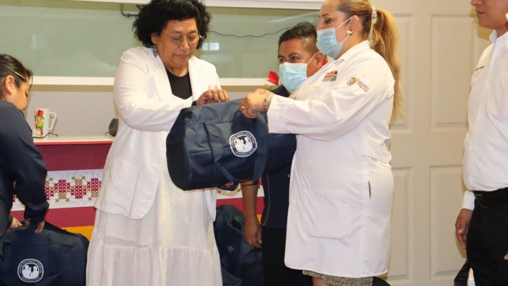 Salud entregó equipo e insumos para reforzar la salud materna y perinatal en Guerrero