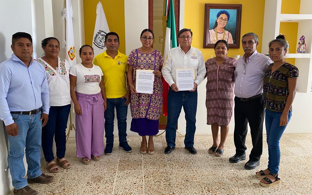 Firma la SEMAREN Guerrero convenio con el municipio de Tlacoachistlahuaca