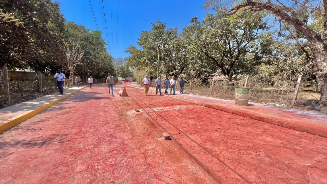 Supervisa titular de Cicaeg obras de conservación de la carretera Iguala-Tuxpan