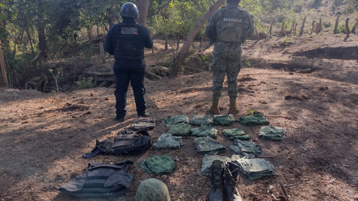 Libera la Policía Estatal y SEMAR a tres personas privadas de la libertad y aseguran armamento en el municipio de Coyuca de Benítez