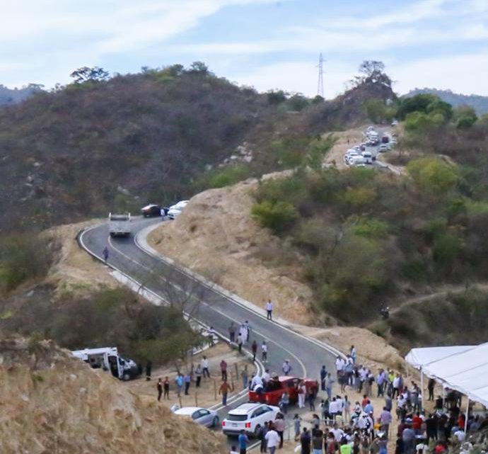 Inaugura Evelyn Salgado la tercera etapa de la pavimentación del camino Acapulco-El Veladero de Morelos