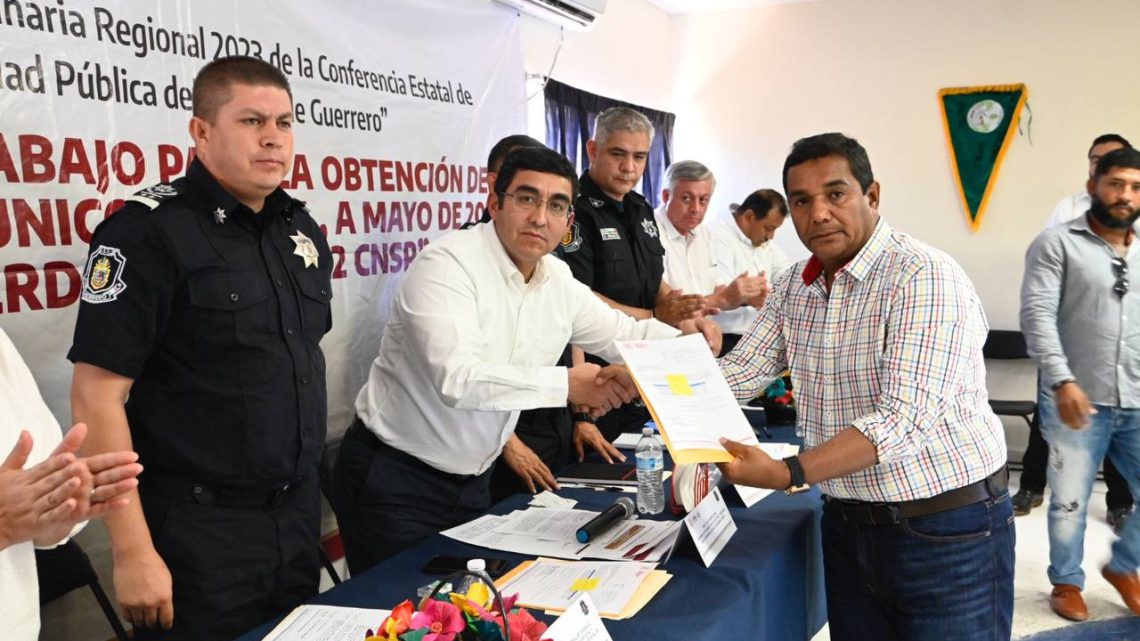 Preside el secretario de Seguridad, Evelio Méndez la Conferencia Estatal de Seguridad Pública con autoridades de la Costa Chica
