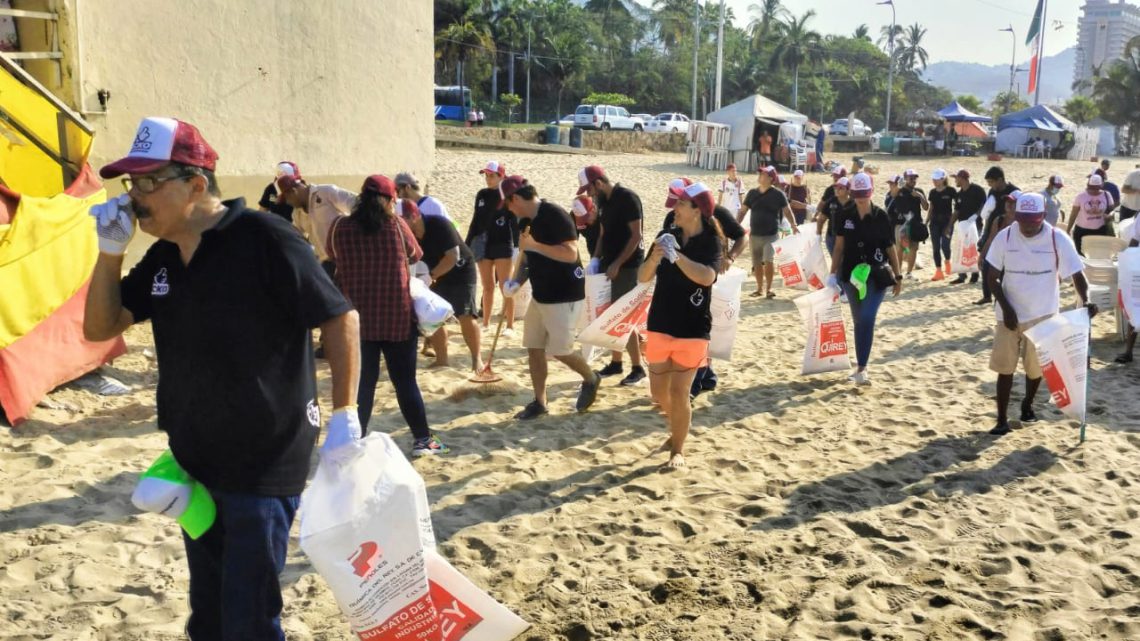 Equipo Pargo de Jacko Badillo se suma a campaña de limpieza en Acapulco
