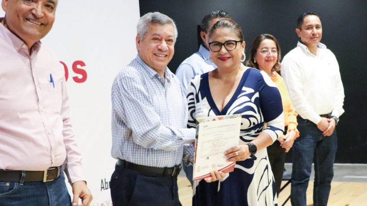 Entrega SEG 191 plazas de promoción a maestros de educación básica