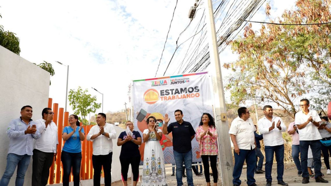 Presidente Jorge Sánchez Allec entrega red de electrificación a vecinos de la colonia Estrella