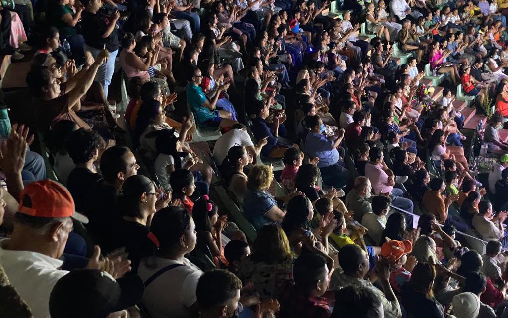 Con más de mil personas celebra la Filarmónica de Acapulco a las niñas y los niños de Guerrero