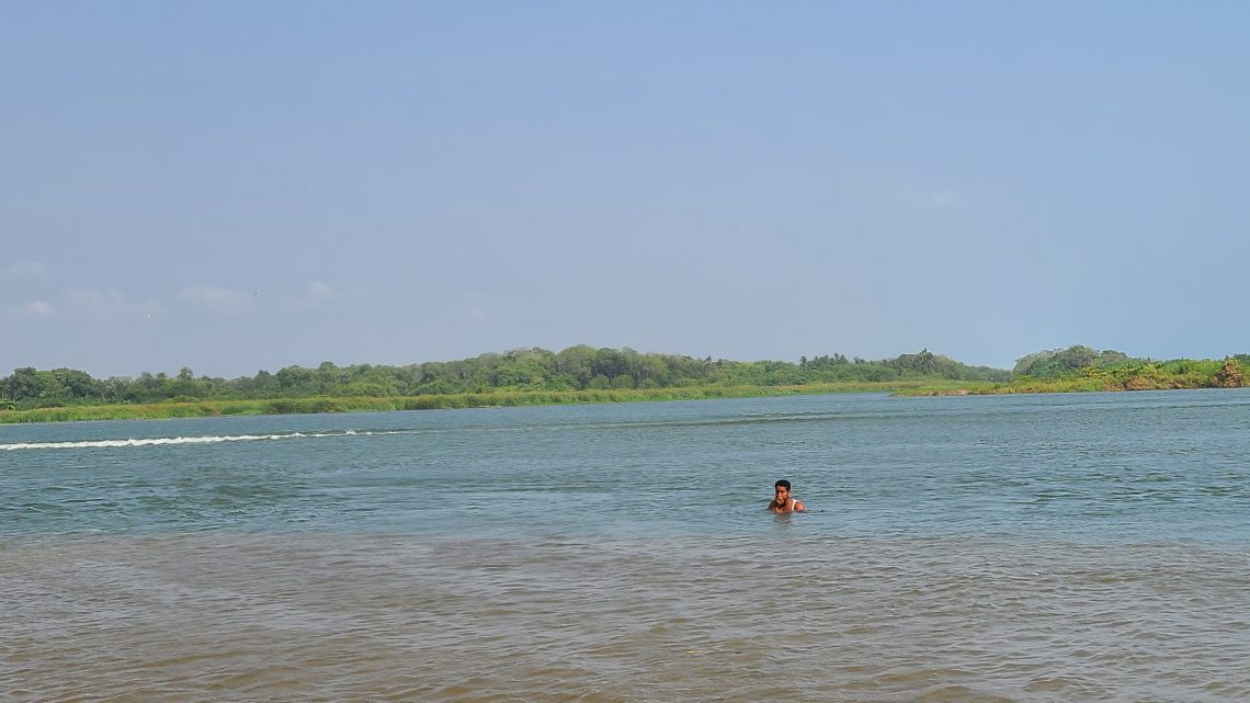 Alertan a población por fenómeno de Mar de Fondo