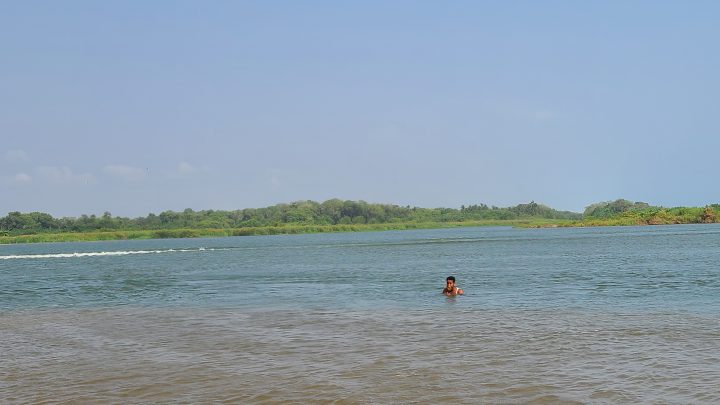 Alertan a población por fenómeno de Mar de Fondo