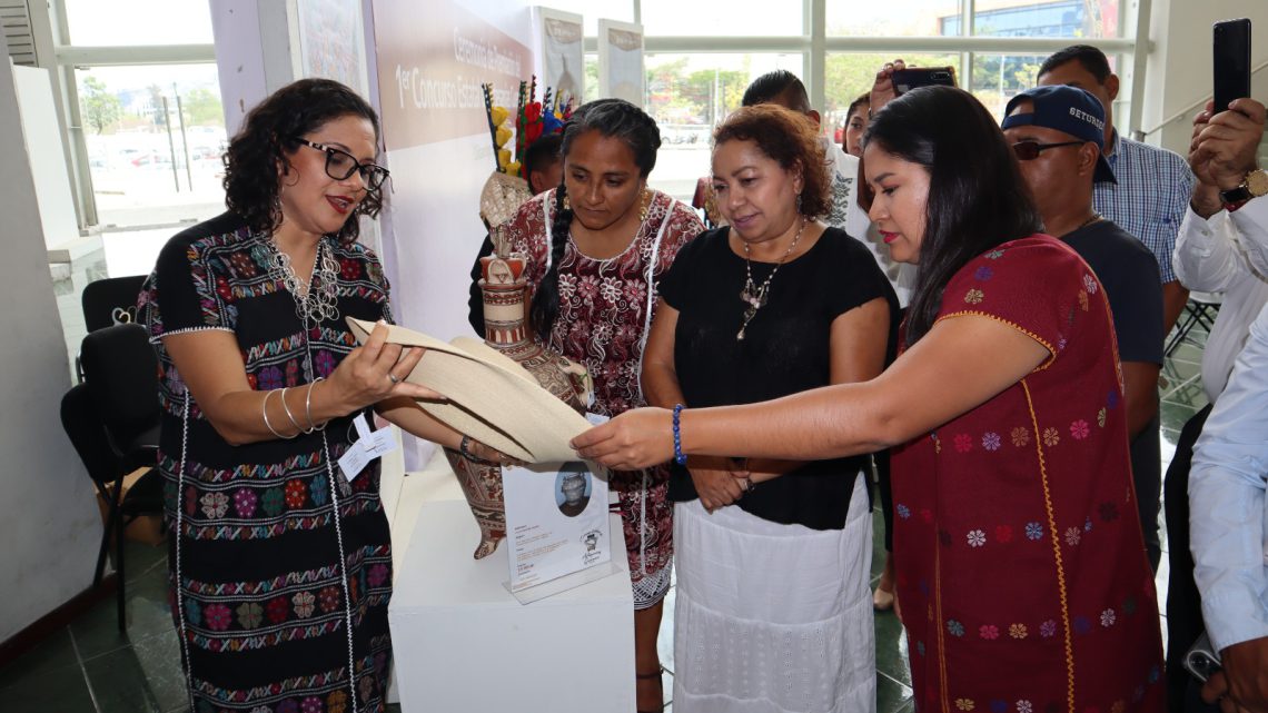 Inauguran exposición y venta de piezas del Primer Concurso Estatal de Artesanías Inauguran exposición y venta de piezas del Primer Concurso Estatal de Artesanías