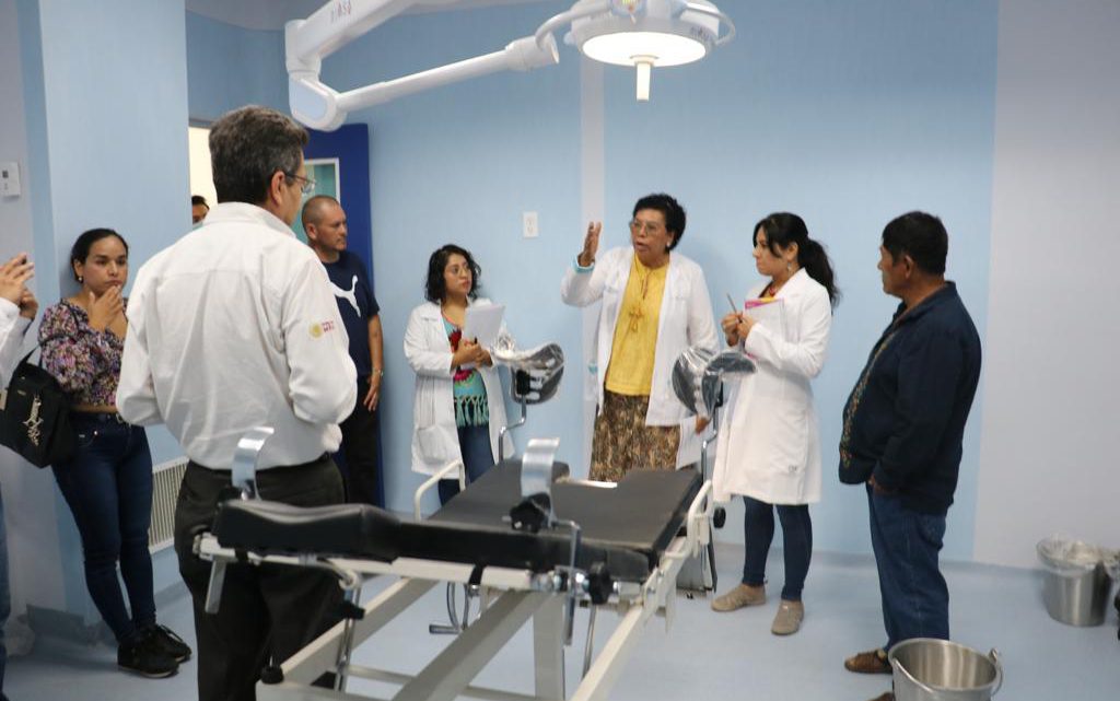 Revisan SSG e IMSS Bienestar gira de reconocimiento de Unidades Médicas en Costa Chica