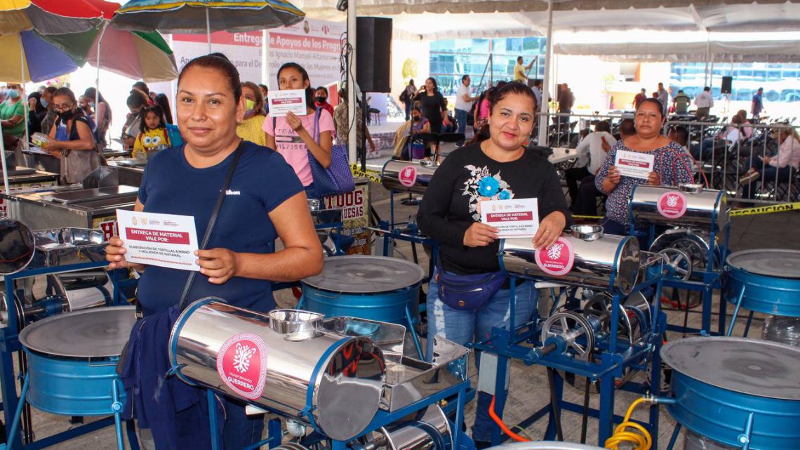 Son beneficiadas más de mil mujeres con proyectos productivos