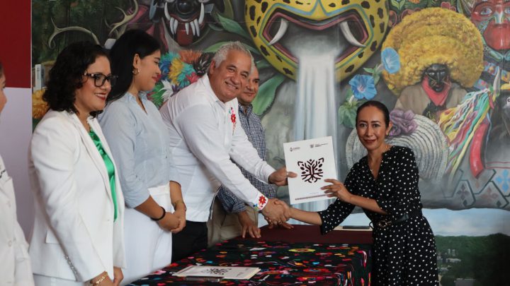 Entrega SEFODECO tablas nutrimentales de diversos productos guerrerenses