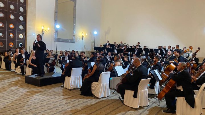 Grandioso concierto de la Filarmónica de Acapulco bajo la dirección de Marc Moncusí
