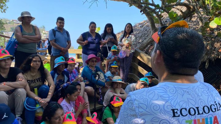 Disfrutan de Zihuatanejo niños con cáncer