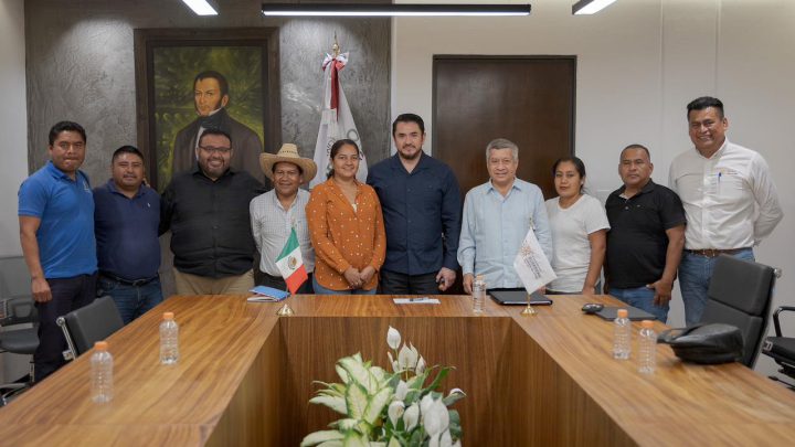 Se reúne Reynoso Núñez con integrantes de Prepas Populares