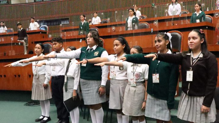 Alumnos participan en el XV Parlamento Estudiantil “Los Adolescentes y la Cultura de la Legalidad”