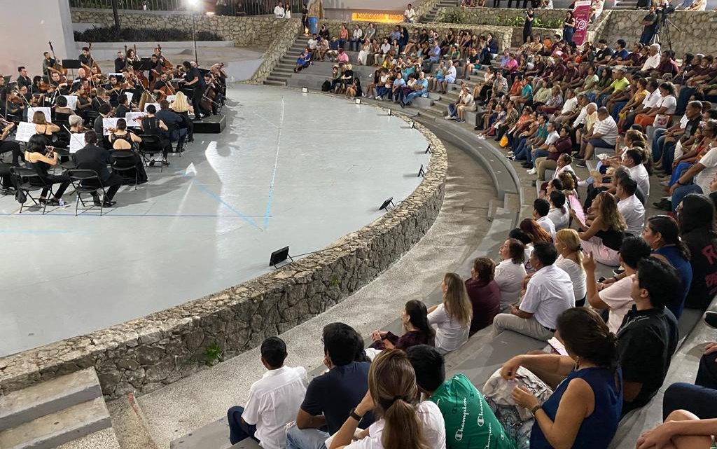 Espectacular concierto ofrece la Filarmónica de Acapulco en el Parque Papagayo