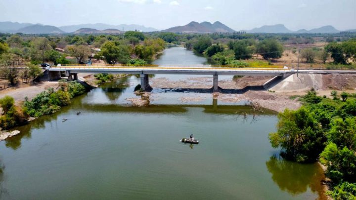 Concluye construcción del puente vehicular El Barco en la región de Tierra Caliente