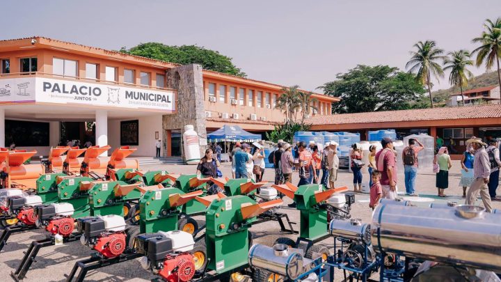 Más de mil agricultores son beneficiados en el Tianguis Campesino 2023 de Zihuatanejo