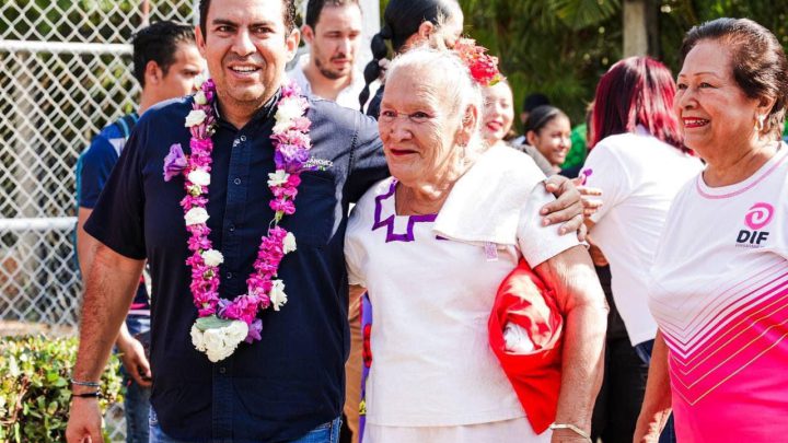 Jorge Sánchez Allec y Lizette Tapia Castro inauguran Casa de la Tercera Edad en San José Ixtapa