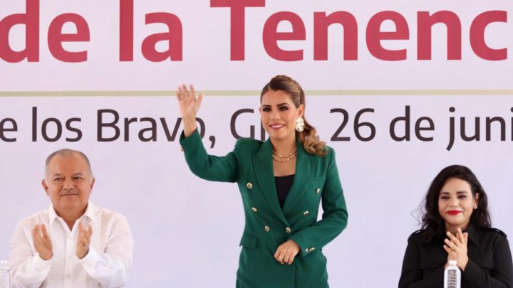 Evelyn Salgado da seguridad y certeza jurídica al patrimonio de 247 familias con la entrega gratuita de títulos de propiedad en Guerrero