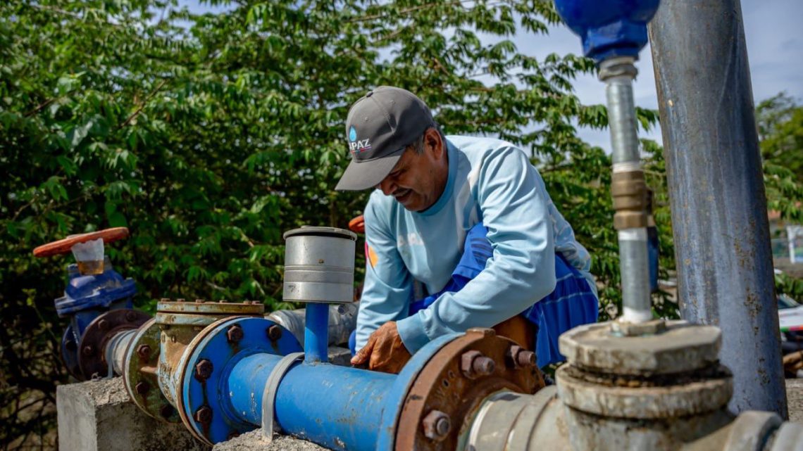 CAPAZ trabaja en la rehabilitación del sistema de agua potable de La Salitrera