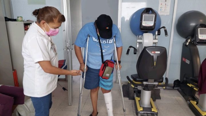 Contribuye IMSS Guerrero a mejorar calidad de vida de las y los pacientes, con terapia física de rehabilitación