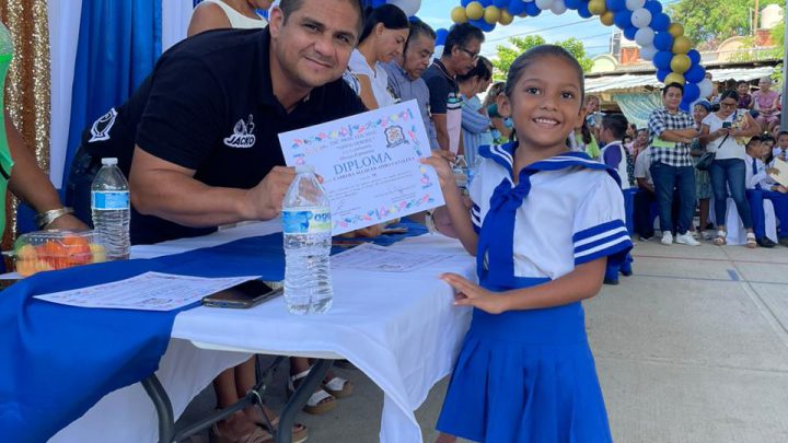 Acapulco merece escuelas en mejores condiciones: Jacko Badillo