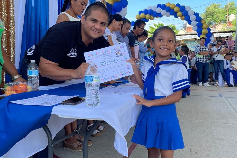 Acapulco merece escuelas en mejores condiciones: Jacko Badillo