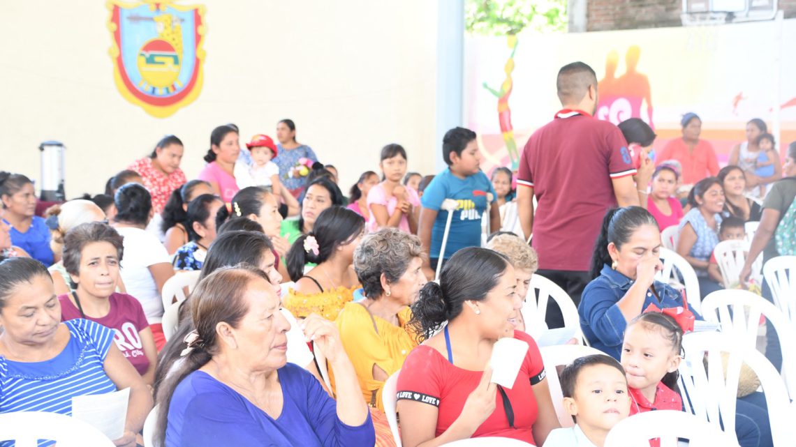 Más de 300 mujeres asistieron al segundo taller municipal de derechos agrarios de las mujeres en Atoyac: SEMUJER Más de 300 mujeres asistieron al segundo taller municipal de derechos agrarios de las mujeres en Atoyac: SEMUJER