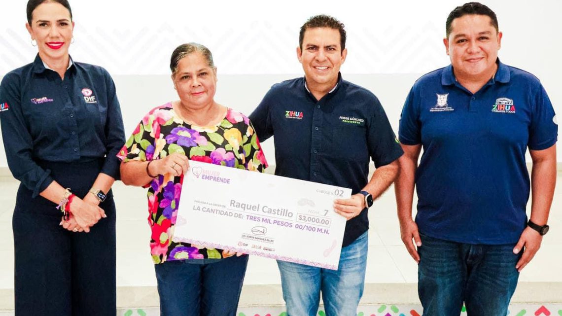 Jorge Sánchez Allec y Lizette Tapia entregan apoyos de programas Mujer Emprende y Camas en Alto