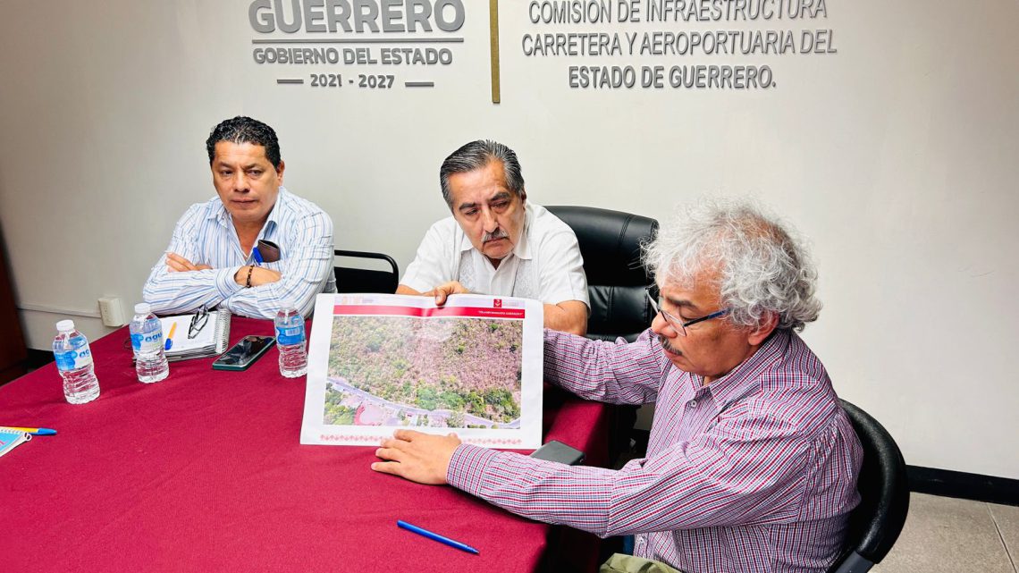 Atiende gobierno del estado situación de derrumbe cerca del jardín de niños Benito Juárez en Tepechicotlán